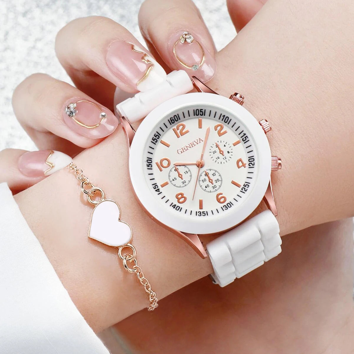 4pcs/set Women Watches Fashion Silicone Band Women Quartz Watches Heart Jewelry Set(Without Box)